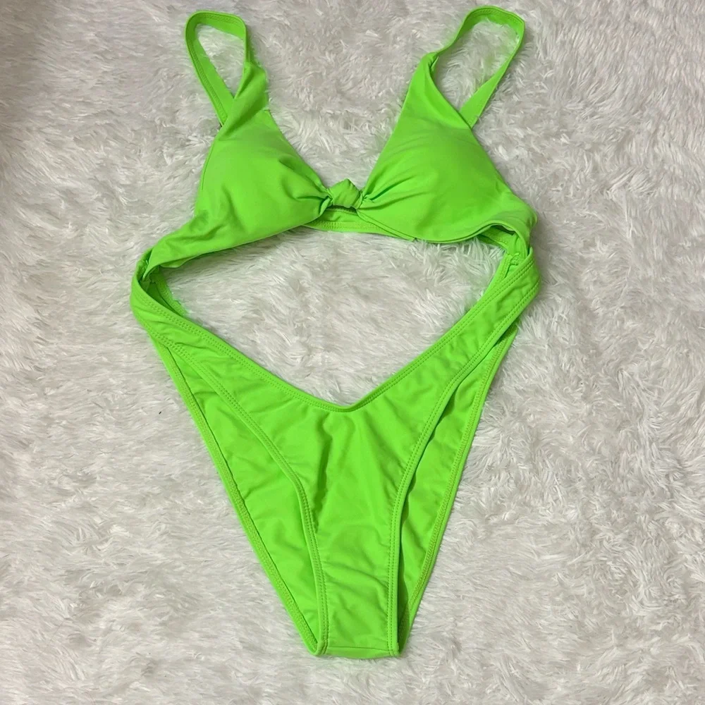 NWOT Bright Neon Green One Piece Cut Out Twist Front High Cut Cheeky Swimsuit M